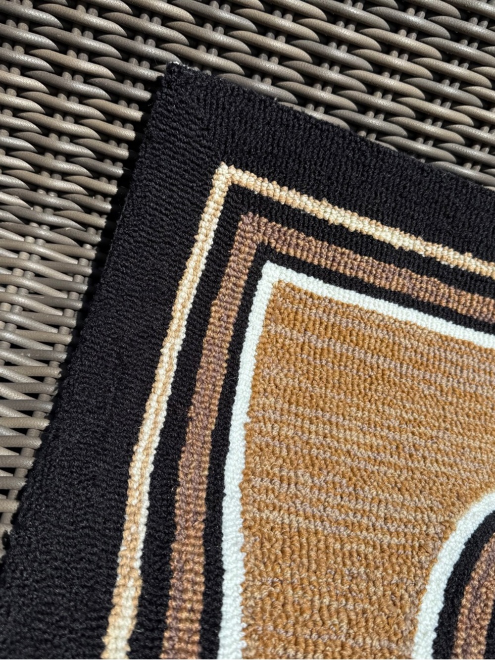 Frontgate Monogrammed 'A' Indoor/Outdoor Rug - Picture 7 of 15